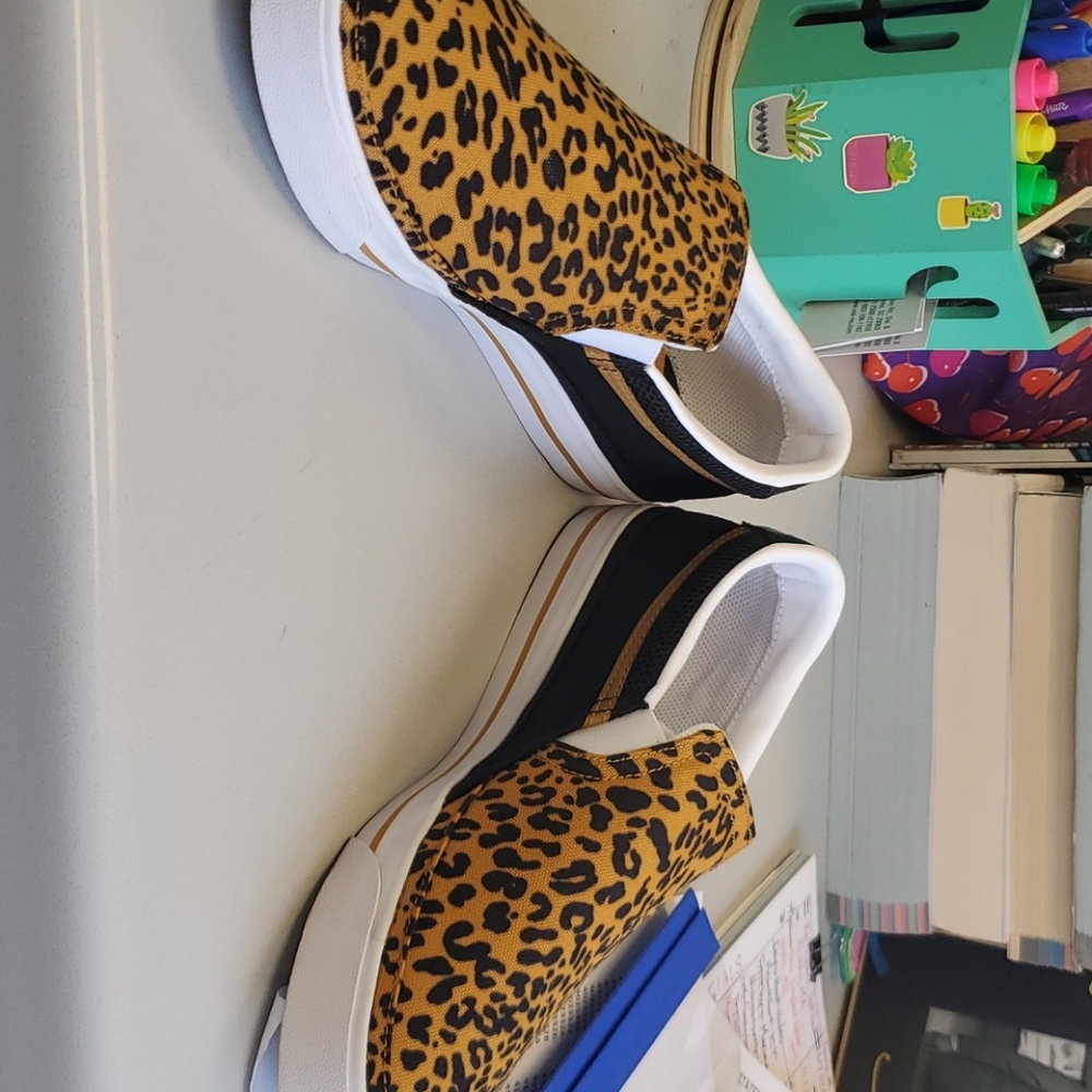 New in Box Women's Nike Court Legacy Slip-Ons - Picture 4 of 4